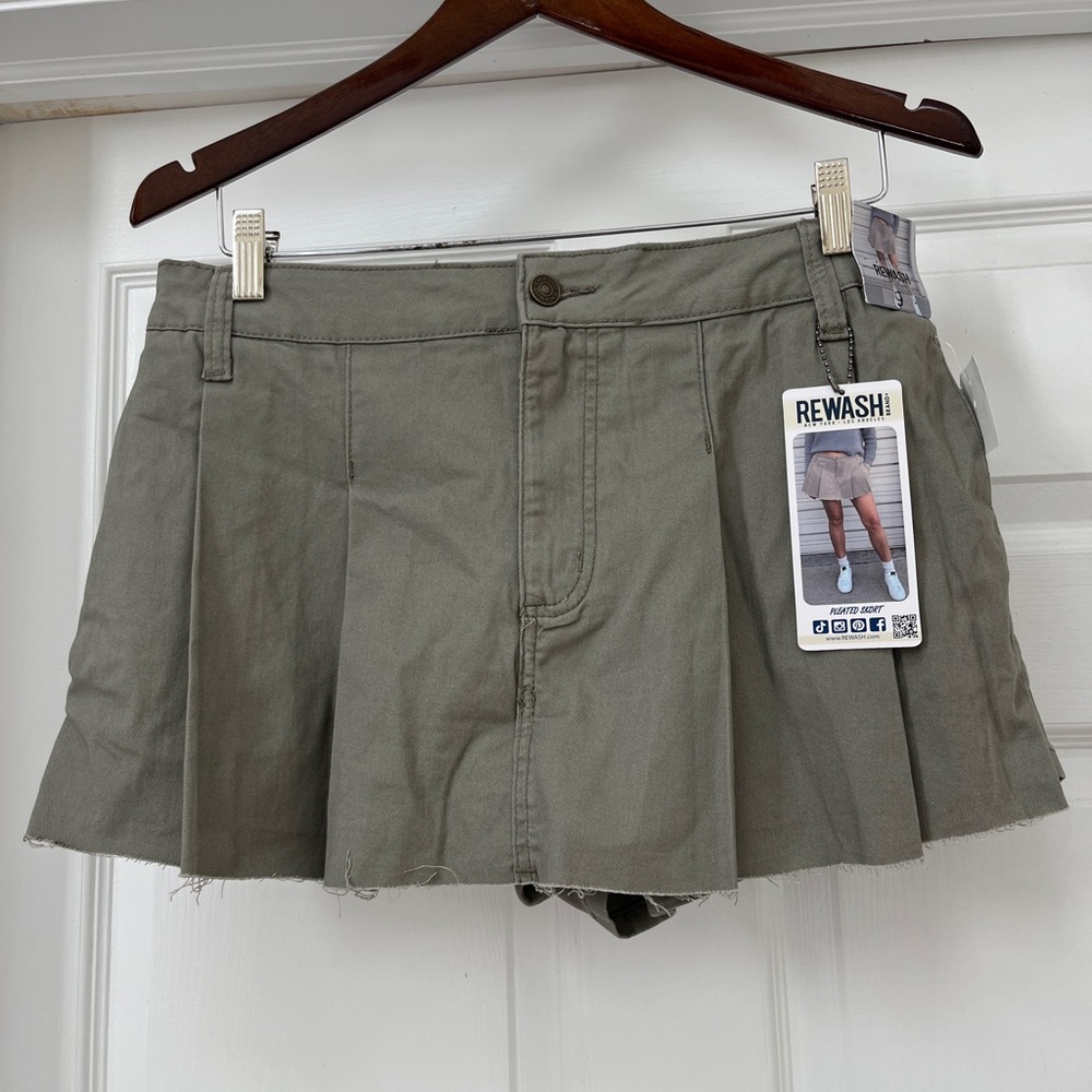 NWT Rewash Khaki Green Frayed Hem Shorts/skort size ladies 9(29)